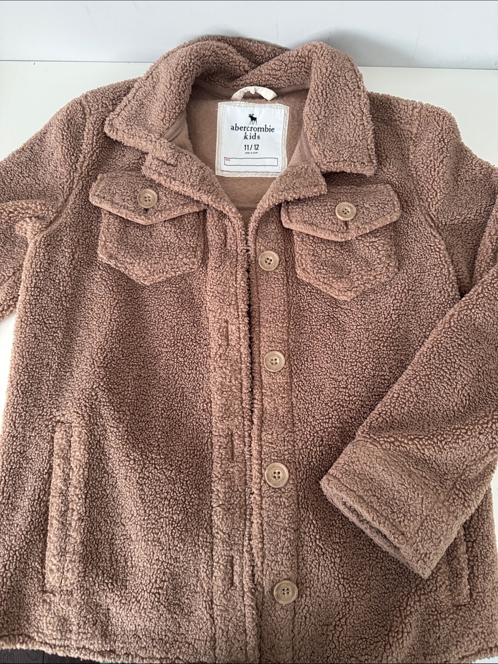 abercrombie kids Teddy Fleece Button-Up Jacket in Light Brown size 11/12